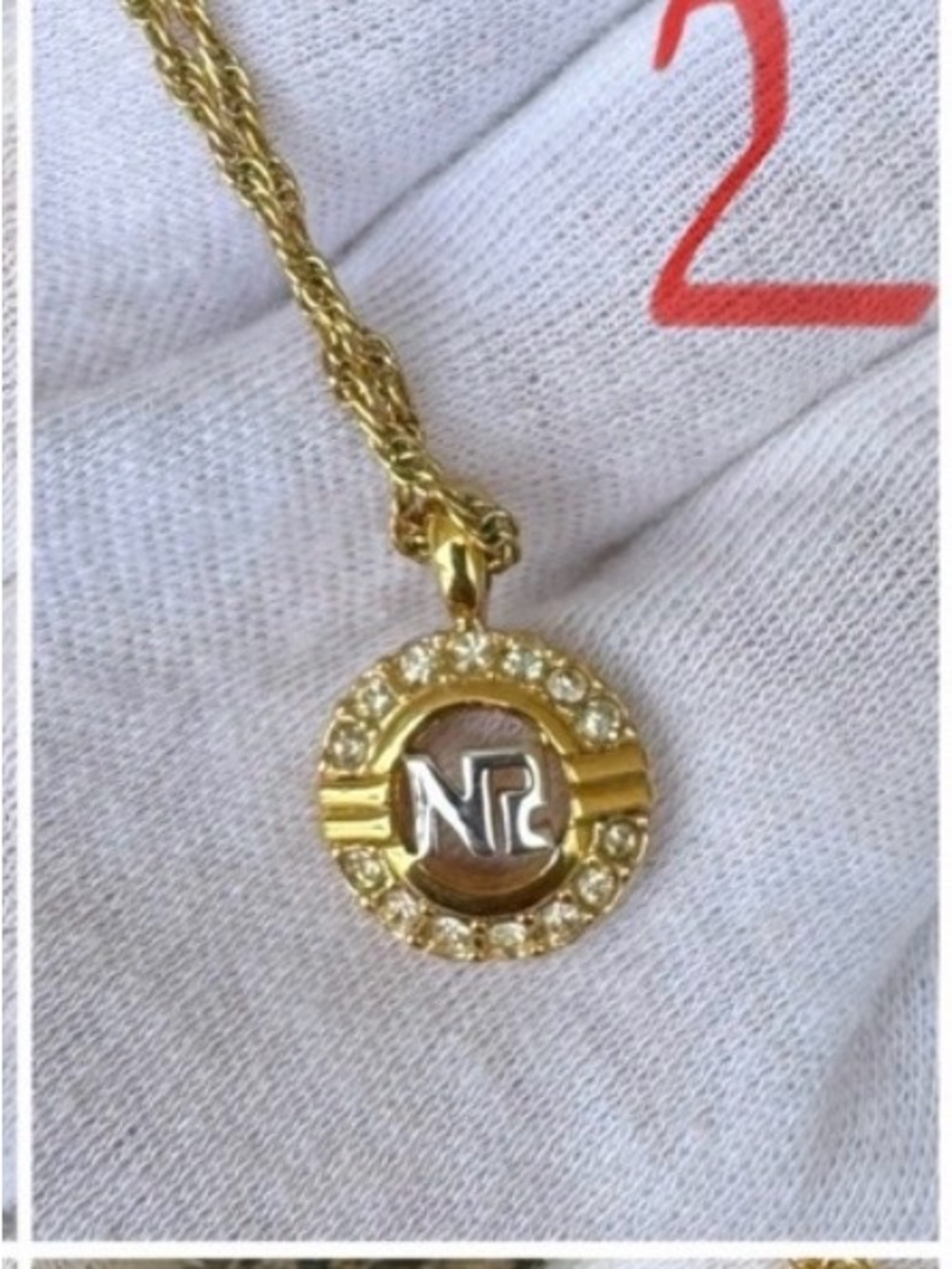 Set of 2 Authentic Nina ricci Necklace Gold Tone Elegant Pendant Chain - Picture 2 of 2